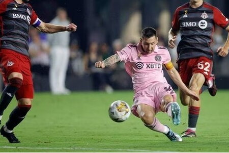 Messi rời sân sớm nhưng Inter Miami vẫn thắng đậm 4-0 Toronto FC