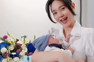 Minh Hằng khoe loạt ảnh trong bữa tiệc đầy tháng của con trai