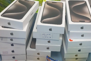 Nam hành khách xách 20 iPhone 15 Promax nhập lậu: Tạm giữ toàn bộ lô hàng