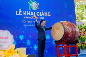 Trường Cao đẳng Dược Hà Nội rộn ràng chào đón hơn 600 tân sinh viên