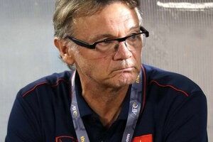 Khó khăn bủa vây HLV Philippe Troussier ở Vòng loại World Cup 2026