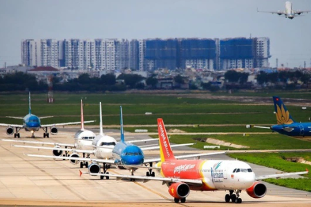 Hai hành khách tung tin mang súng lên chuyến bay Vietnam Airlines có thể bị xử lý thế nào?