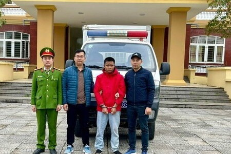 Đối tượng truy nã trở về từ Myanmar bị bắt khi lẩn trốn trong nhà vệ sinh sân bay Nội Bài