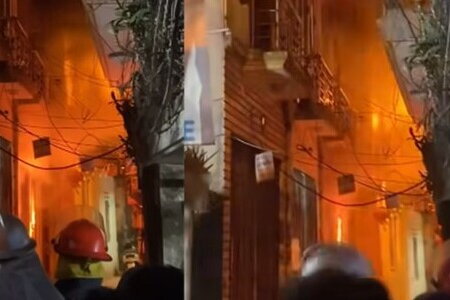 Căn nhà 4 tầng bốc cháy ngùn ngụt tại phố Trương Định