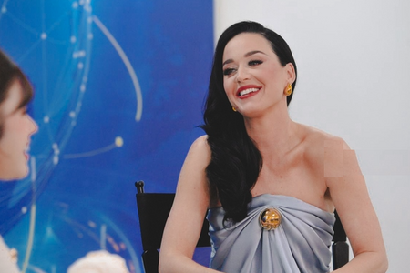 Katy Perry trổ tài nói tiếng Việt, muốn thử món 'bún chả Obama' và hứa hẹn sẽ trở lại Việt Nam lưu diễn một tour lớn