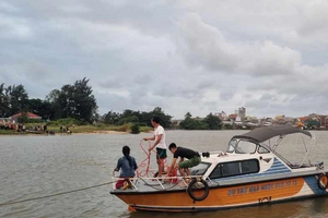 Cứu bạn trượt chân ngã xuống sông, 2 nữ sinh tử vong