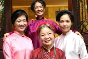Vẻ đẹp rạng rỡ thời thiếu nữ của nghệ sĩ Lê Mai - người vừa được phong tặng Nghệ sĩ Ưu tú ở tuổi 85