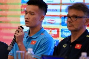 Hoàng Đức bật mí về bất đồng với HLV Troussier