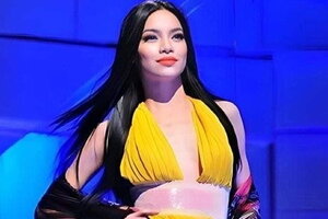 Dân tình trầm trồ ngưỡng mộ trước nhan sắc năm 23 tuổi của Hồ Ngọc Hà