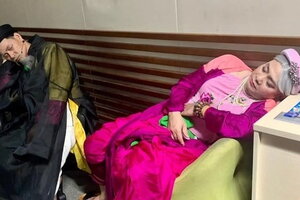 Xuân Bắc và Tự Long ngủ vạ vật ở hậu trường ghi hình chương trình '12 con giáp'