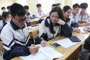 Giúp trò làm quen với đổi mới thi tốt nghiệp THPT từ năm 2025