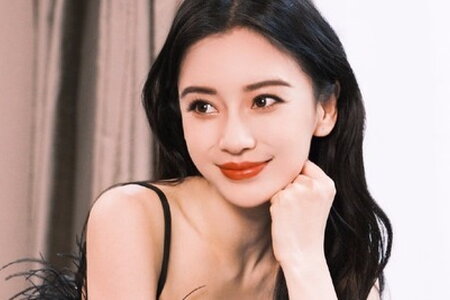 Angelababy thoát án 'phong sát' vì đi xem Lisa múa khỏa thân