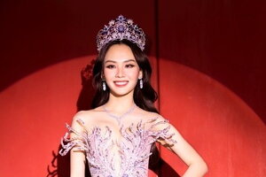 Hoa hậu Mai Phương nhảy 'See tình', hát 'Pray' tại Miss World
