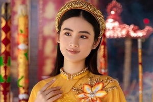 Hoa hậu Ý Nhi tủi thân vì lần đầu đón Tết nơi đất khách