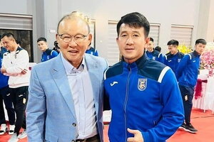 Đội bóng HLV Park Hang-seo làm cố vấn chiêu mộ tiền vệ từng đá AFC Cup