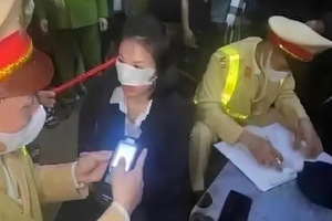 Tước bằng lái nữ tài xế say xỉn, tự xưng 'cháu Bộ trưởng Bộ Công an'