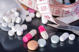Bé gái 3 tuổi nhập viện cấp cứu do uống nhầm thuốc giảm cân chị gái mua trên mạng