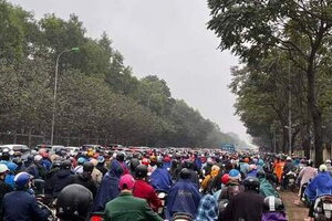 Đại Lộ Thăng Long thường xuyên 'tắc cứng', CSGT Hà Nội lý giải gì?