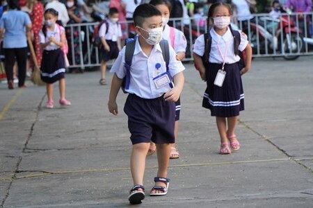 Nắng nóng kéo dài, Sở GD&ĐT TP HCM yêu cầu trường học điều chỉnh thời khóa biểu