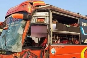 Tai nạn nghiêm trọng giữa 2 xe khách: 1 người tử vong, nhiều người bị thương