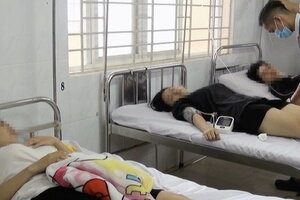 Vụ ngộ độc sau ăn bánh mì: Gần 500 người nhập viện, có ca nguy kịch