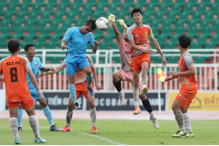 Việt Nam đang "chuyên nghiệp hóa" bóng đá phủi với hệ thống giải đấu theo cấp bậc