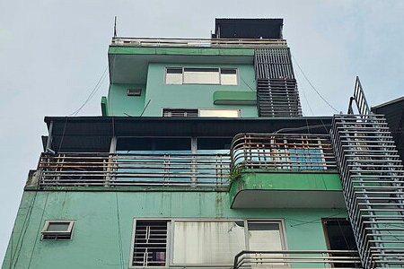 Hà Nội: Cháy chung cư mini 9 tầng, người dân bỏ chạy tán loạn