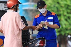 Giá xăng hôm nay ngày 4/5/2024: Dầu thế giới giảm mạnh