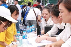 Tuyển sinh đại học 2024: Chứng chỉ IELTS được ưu tiên xét tuyển thế nào?