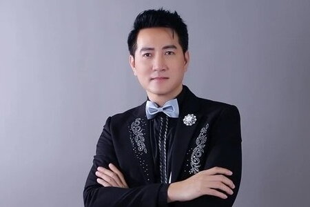 Nam ca sĩ được coi là 'đại gia ngầm' của showbiz Việt, U50 vẫn chưa một lần tổ chức hôn lễ