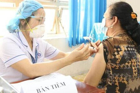 Từ 1/8, Covid-19 là bệnh truyền nhiễm bắt buộc phải tiêm vaccine