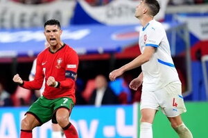 Các cầu thủ Bồ Đào Nha hoài nghi về Ronaldo