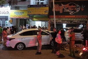 Ô tô nghi do phụ nữ cầm lái tông hàng loạt xe máy ở TP.Vũng Tàu, nhiều người thương vong