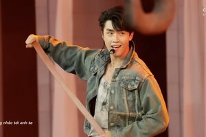 Màn trình diễn trong 'Anh trai say hi' bị tố phản cảm, gợi dục