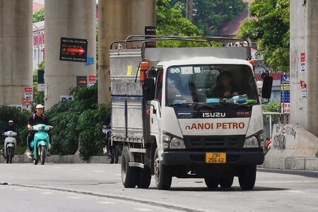 Cấm ô tô tải, xe khách vào trung tâm Hà Nội trong những ngày Quốc tang