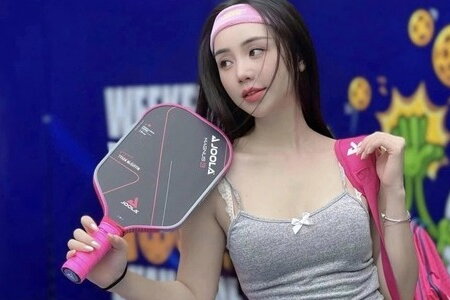 Sao nữ Việt đua nhau diện váy ngắn chơi pickleball