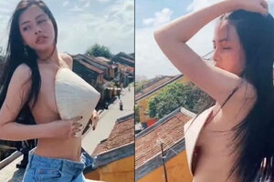 'Điểm mặt' du khách mặc phản cảm gây bức xúc khi du lịch Việt Nam