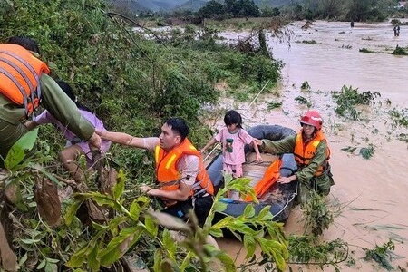 Các doanh nghiệp Singapore tại Việt Nam ủng hộ khắc phục hậu quả bão lũ 1,5 tỷ đồng