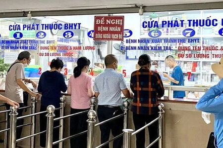 Bệnh viện thiếu thuốc BHYT, bệnh nhân phải mua thuốc bên ngoài sẽ được "hoàn tiền"