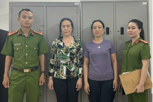 Bắt 2 phụ nữ liên quan vụ người Ấn Độ vận chuyển trái phép 716 viên kim cương