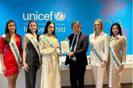 Hoa hậu Thanh Thủy thăm trụ sở UNICEF tại Nhật Bản