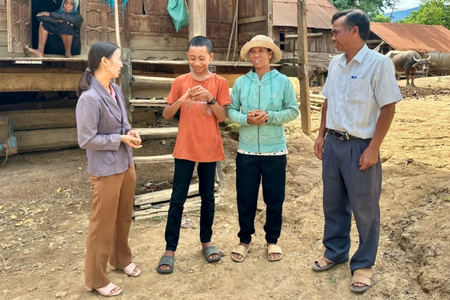 'Đi từng ngõ, gõ từng nhà' ngăn học sinh bỏ học