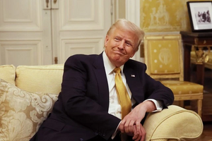 Trẻ em sinh ra ở Mỹ sẽ không còn là công dân Mỹ?