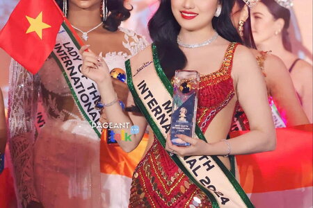 Mang trang phục hoa sen nặng 10kg đến Mrs Earth International 2024, Vũ Thị Hoa đăng quang Hoa hậu và giành 2 giải phụ