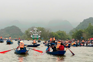 Chùa Hương đón hơn 5,6 vạn du khách trước ngày khai hội