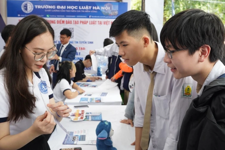 Thông tin tuyển sinh đại học năm 2025: Cần tường minh, rõ nét