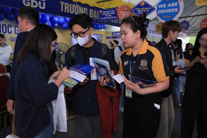 Nhiều trường đại học tăng học phí: Cách nào giảm gánh nặng cho người học?