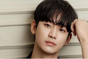 Người hâm mộ quốc tế 'tẩy chay', gỡ bỏ hình ảnh Kim Soo Hyun