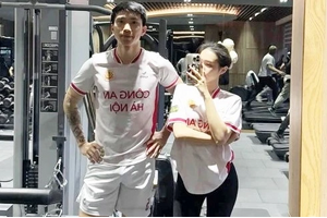 Đoàn Văn Hậu báo tin vui với HLV Kim Sang-sik