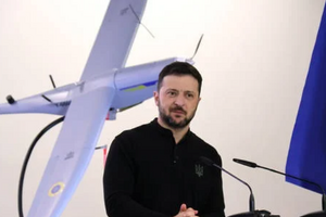 Ông Zelensky muốn gì khi ồ ạt tung đòn tấn công Moscow trước lễ duyệt binh Ngày Chiến thắng?